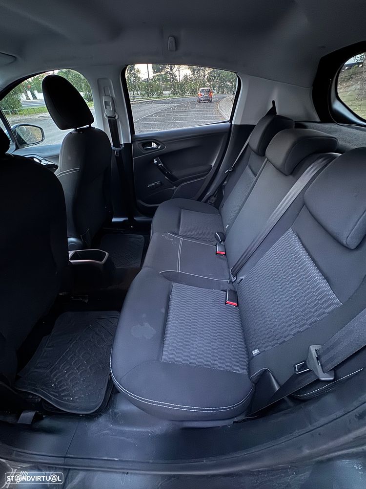 Peugeot 208 1.2 PureTech Style - 16