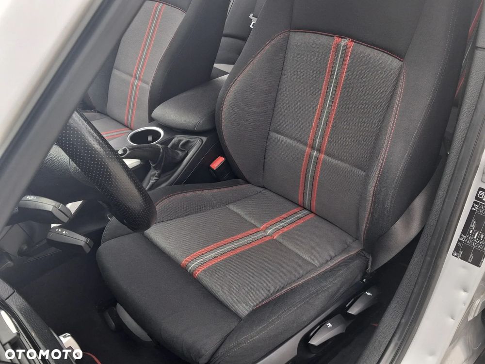 BMW X1 sDrive16d Sport Line - 27