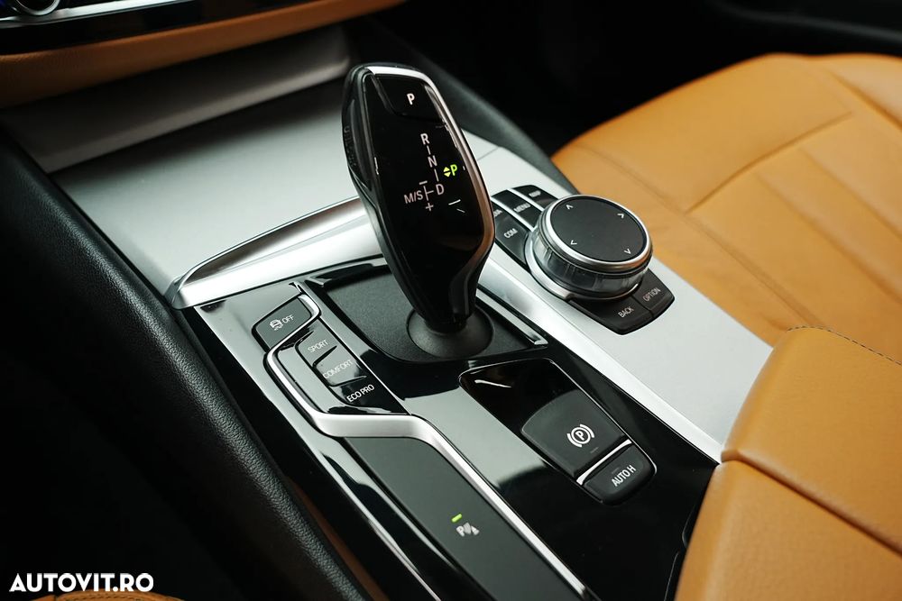 BMW Seria 5 520d xDrive Aut. - 30