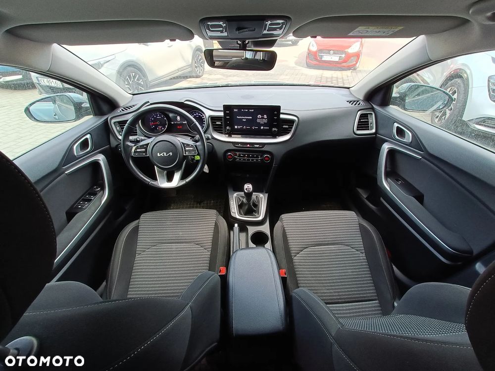 Kia Ceed 1.5 T-GDI M - 10