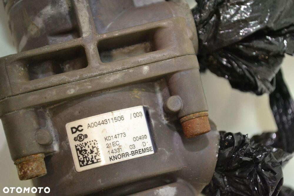 Mercedes Actros Mp4 modulator ebs abs a0004295724 - 5