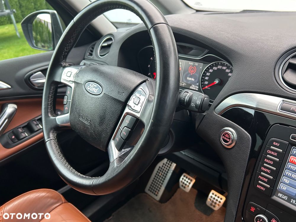 Ford Galaxy - 24