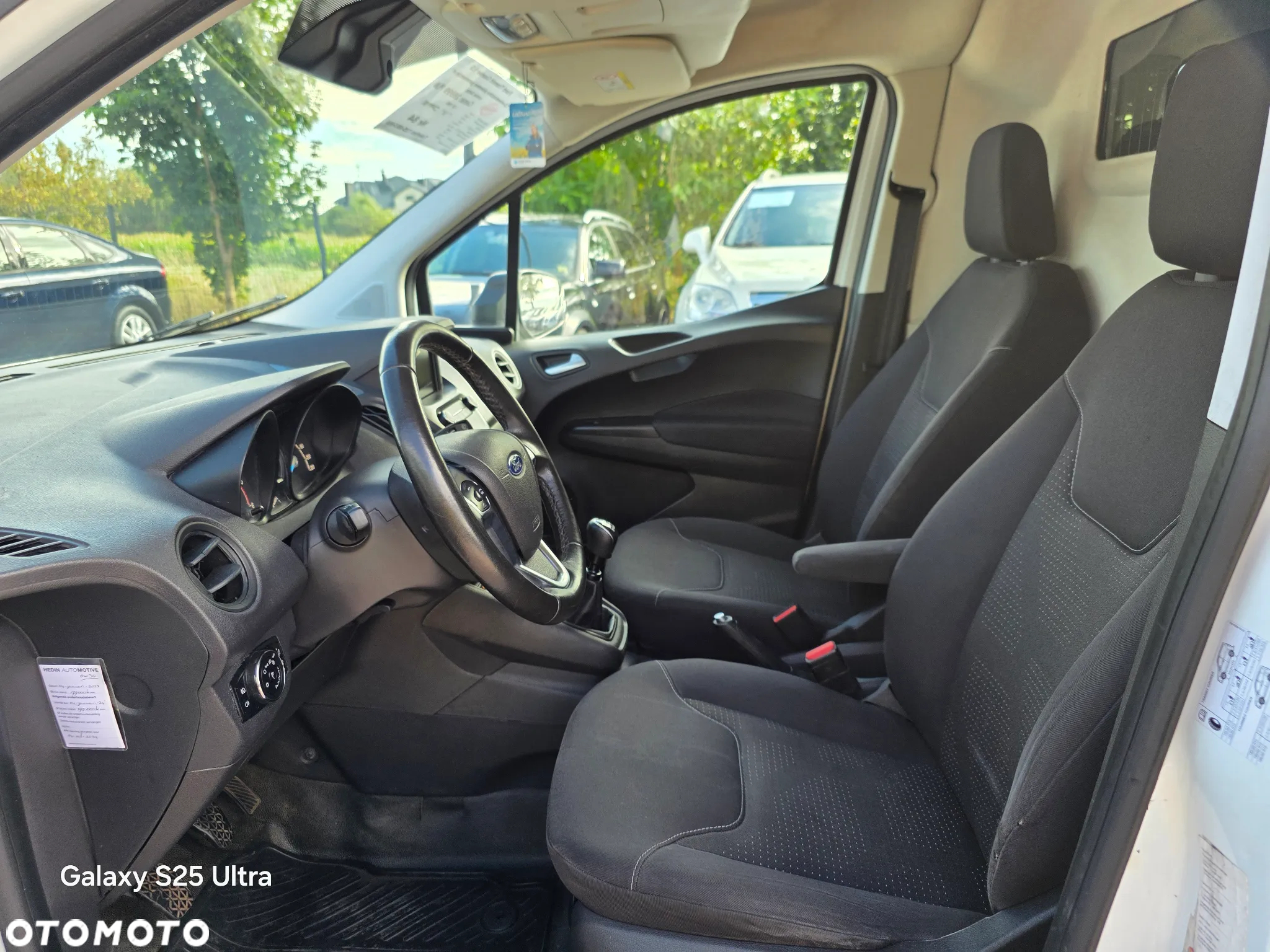 Ford Transit Courier - 23