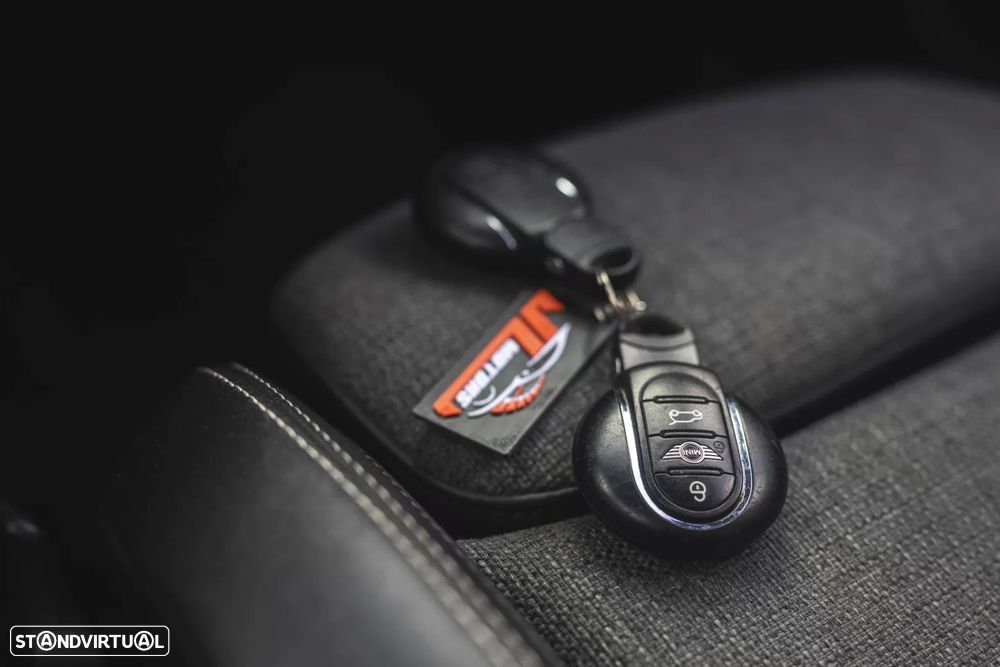 MINI 5 Portas Cooper D - 23