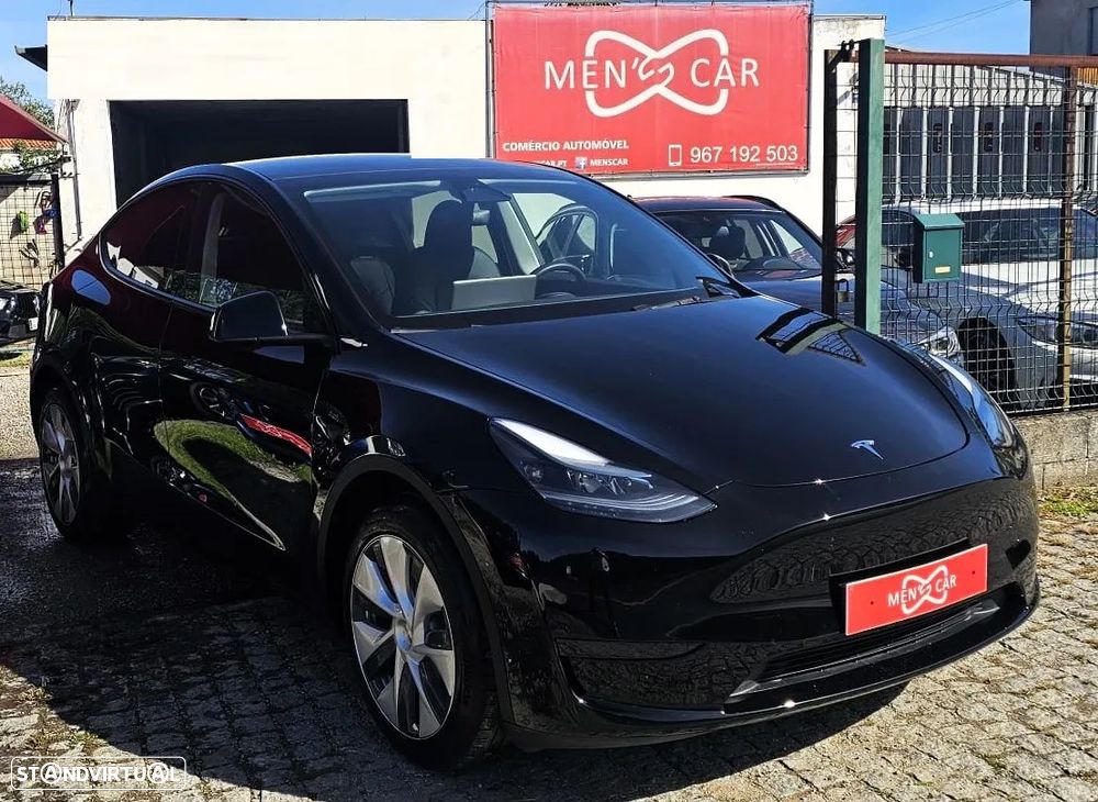 Tesla Model Y - 1