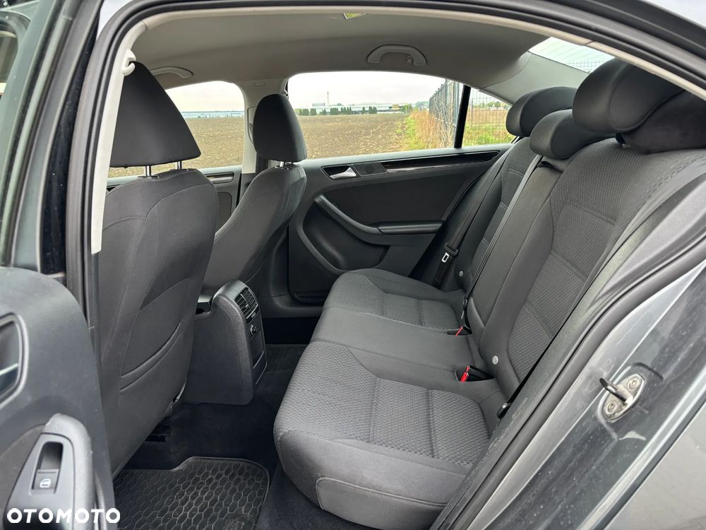 Volkswagen Jetta 1.6 TDI BMT Comfortline - 15