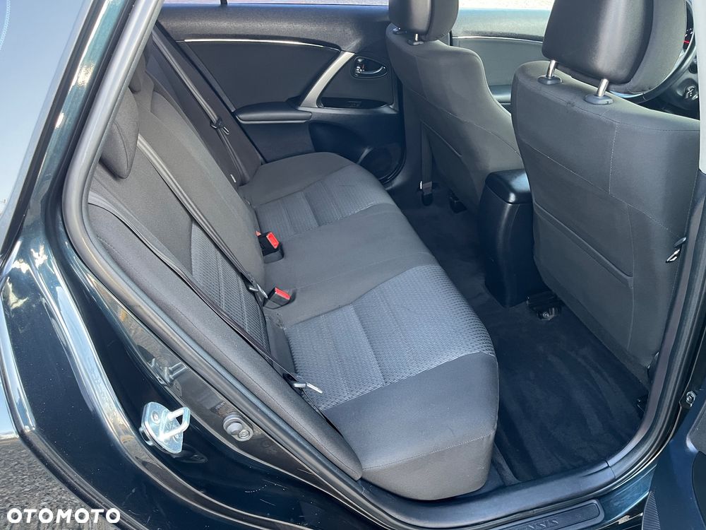 Toyota Avensis - 26