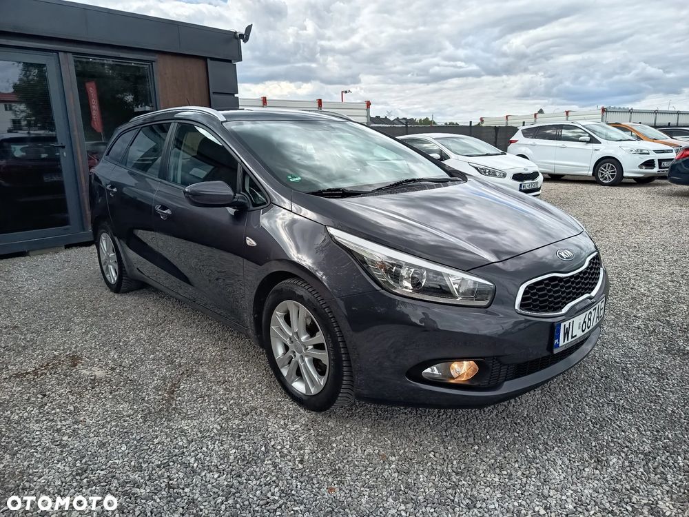 Kia Ceed 1.4 CVVT Dream-Team Edition - 13