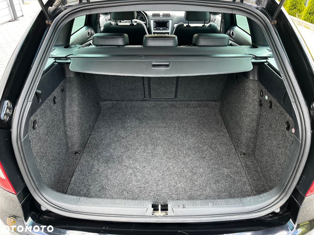 Skoda Octavia 2.0 TDI DPF RS - 23