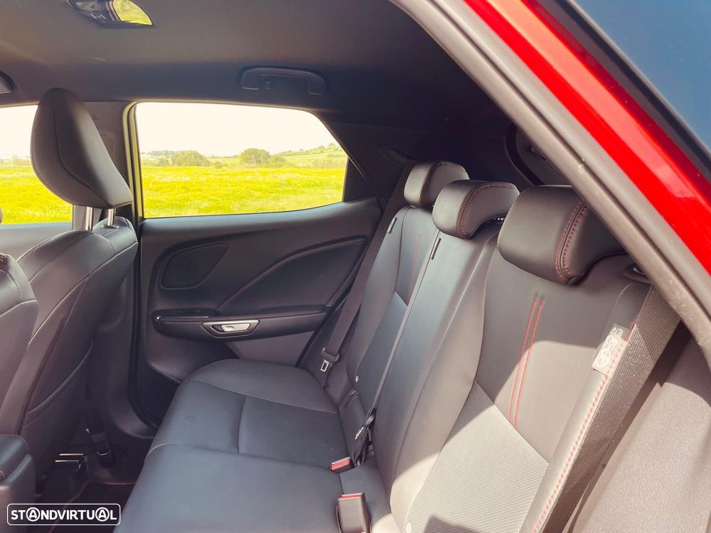 Lexus LBX Elegant - 12