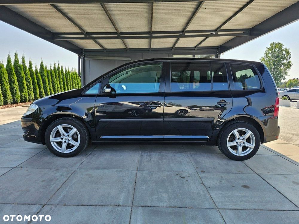 Volkswagen Touran - 9