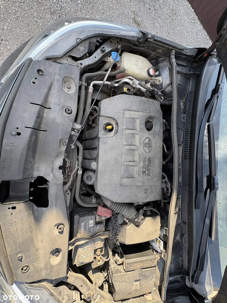 Toyota Avensis 1.8 Premium - 13