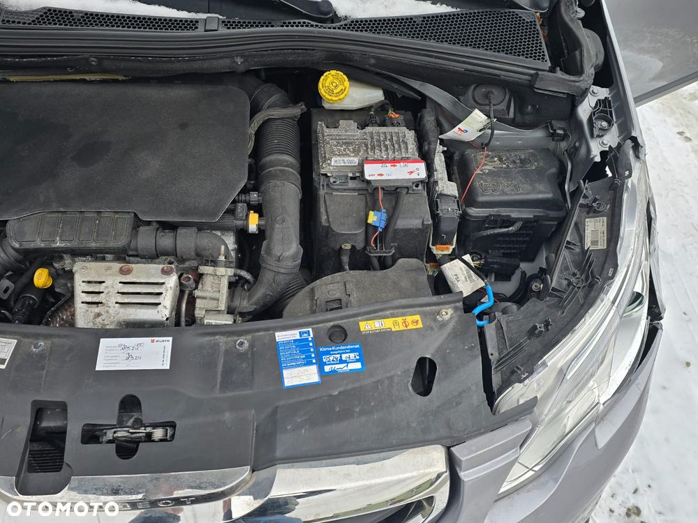 Peugeot 2008 1.2 Pure Tech Allure S&S EAT6 - 13