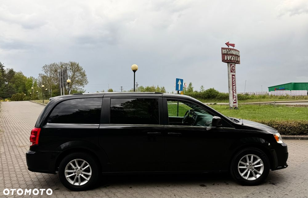 Dodge Grand Caravan - 6