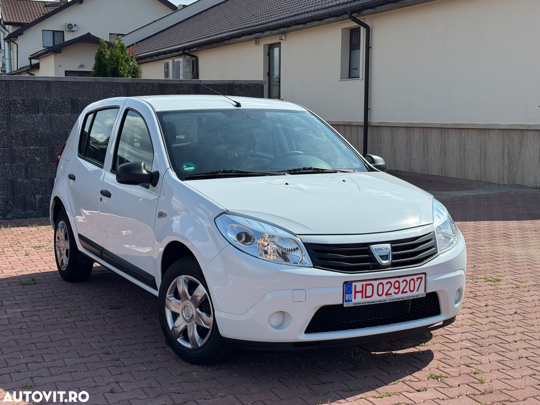 Dacia Sandero 1.2 16V 75 Laureate - 38