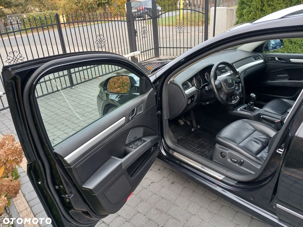 Skoda Superb 2.0 TDI Exclusive - 19