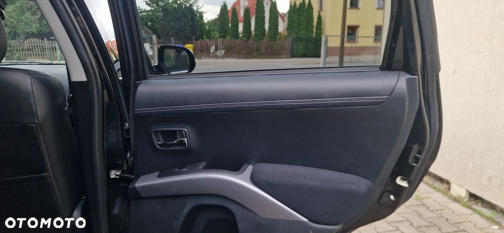 Mitsubishi Outlander 2.0 Intense + 2WD EU5 - 29