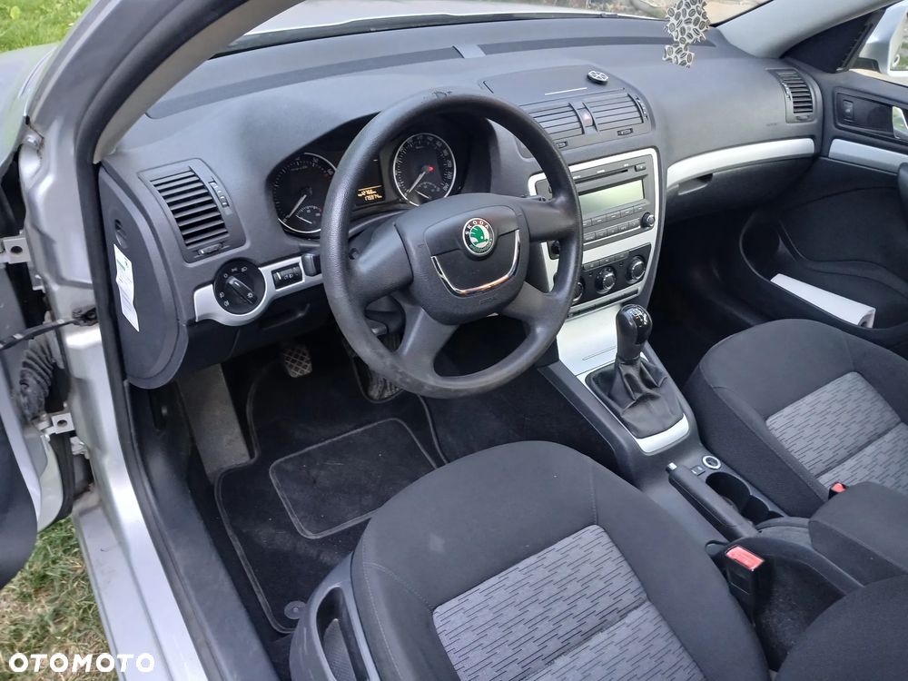 Skoda Octavia 1.4 - 16