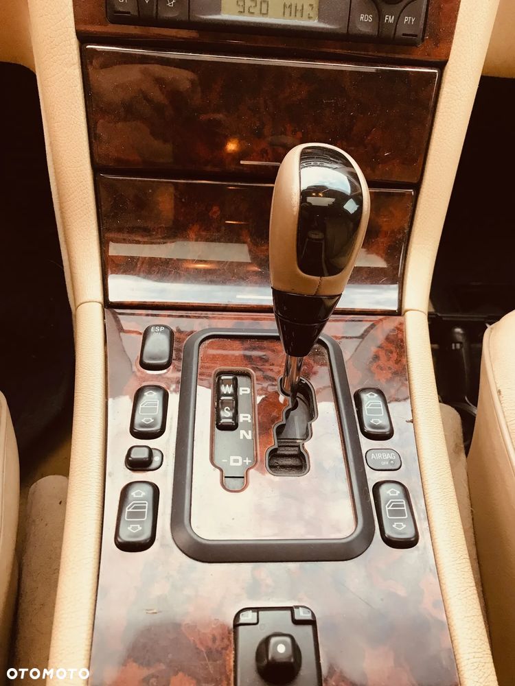 Mercedes-Benz Klasa E 320 T 4-Matic Avantgarde - 21
