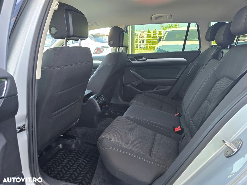 Volkswagen Passat - 16