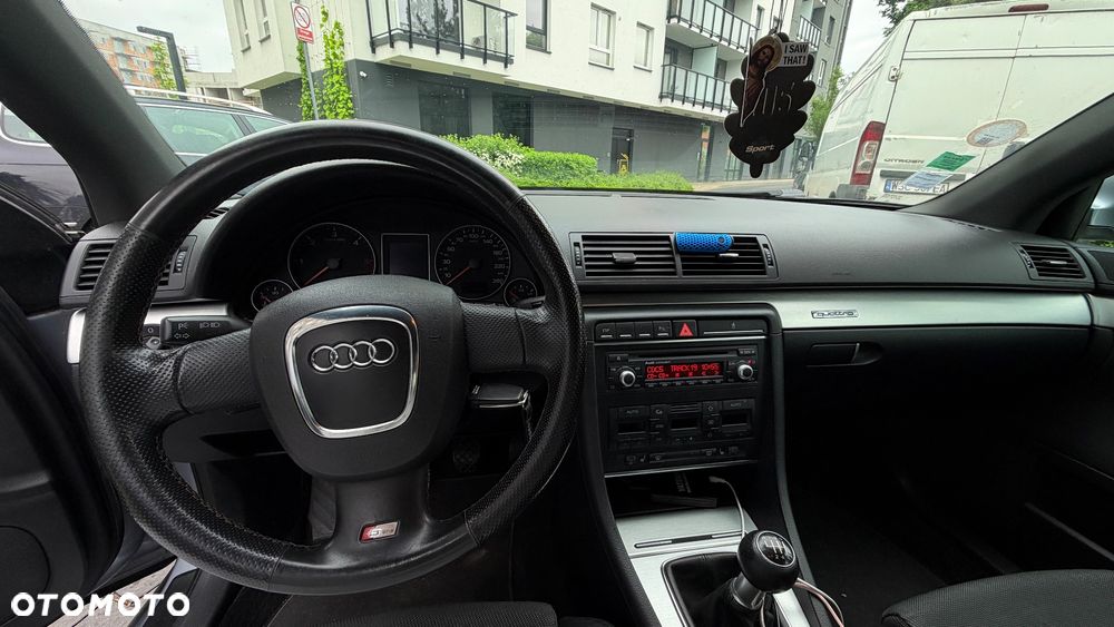 Audi A4 Limousine - 16