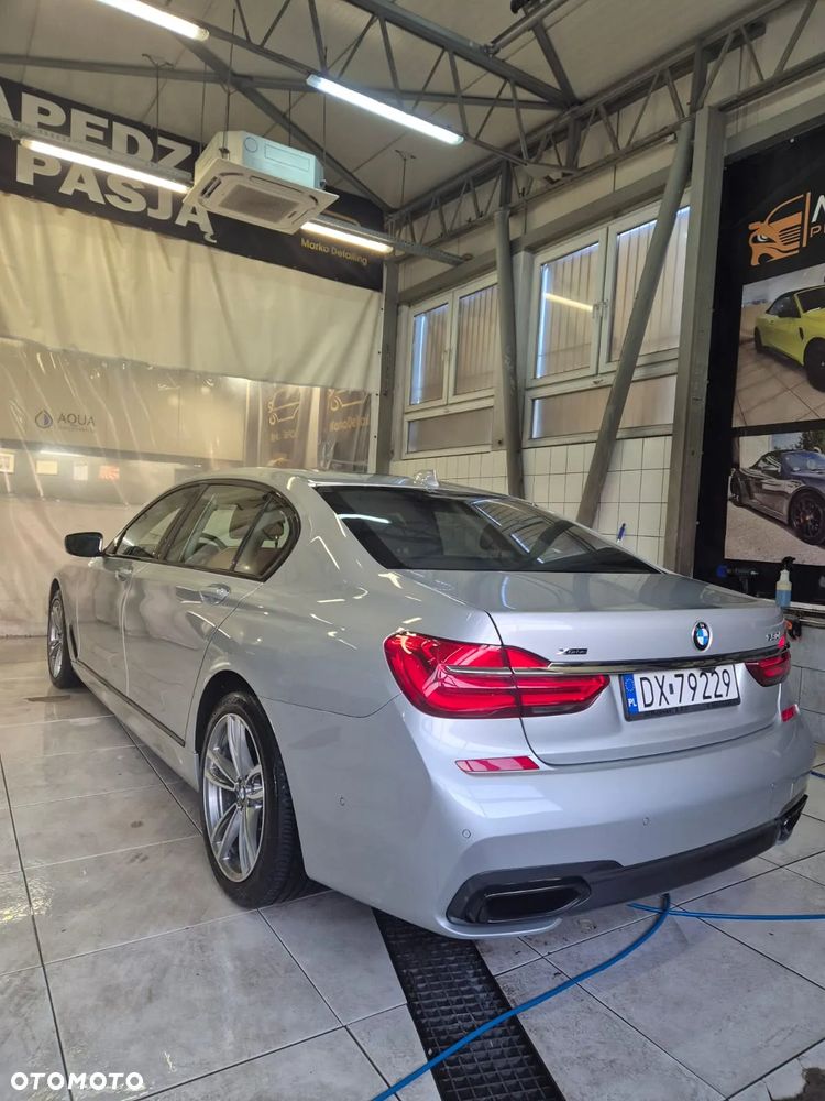 BMW Seria 7 750i xDrive - 2
