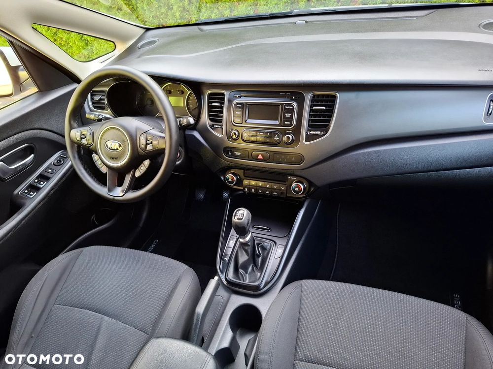 Kia Carens - 19