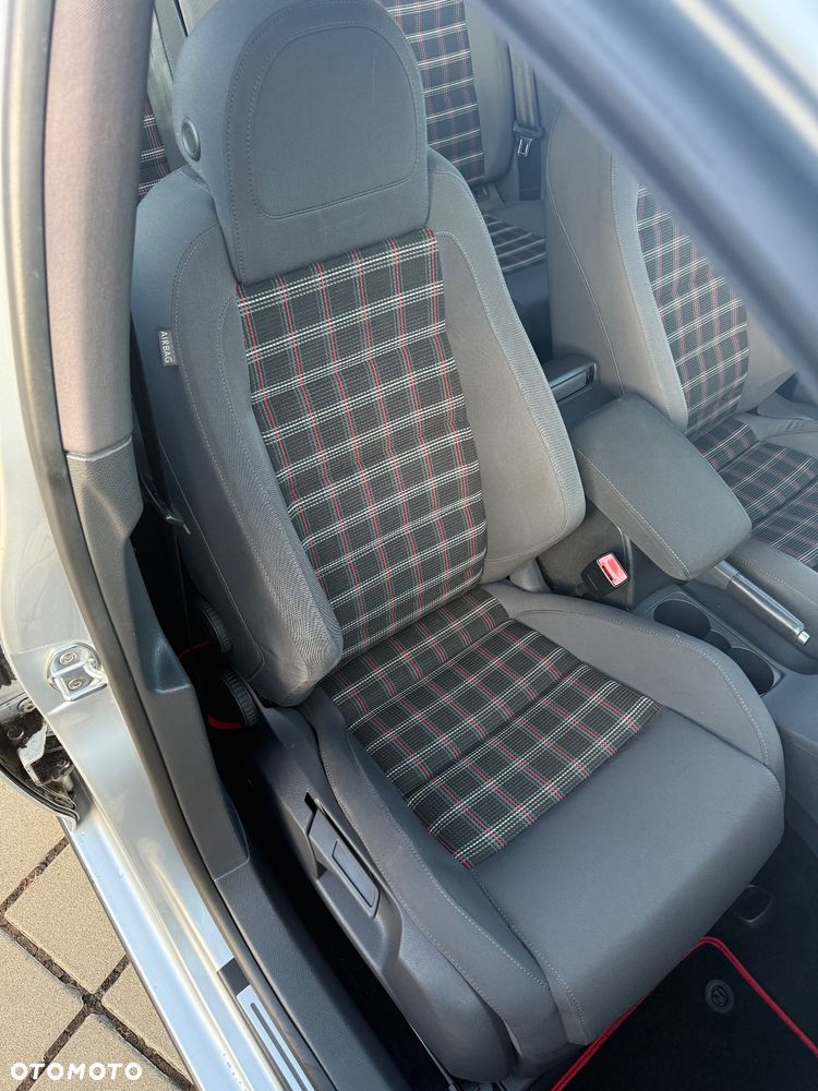 Volkswagen Golf 2.0 TSI GTI DSG - 8