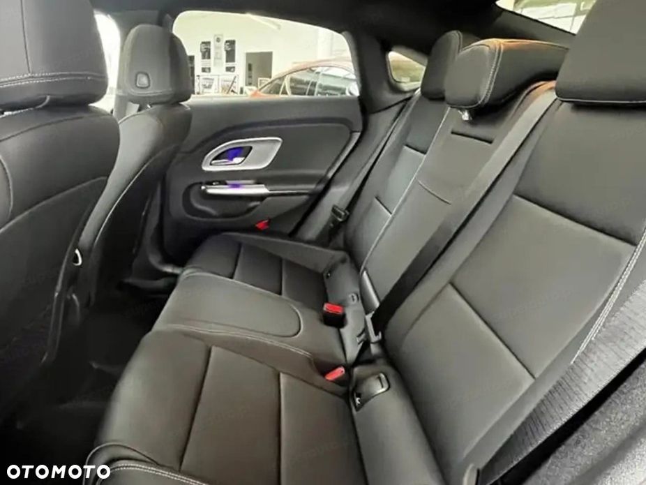 Mercedes-Benz CLA - 11