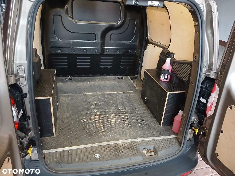 Ford transit courier - 9
