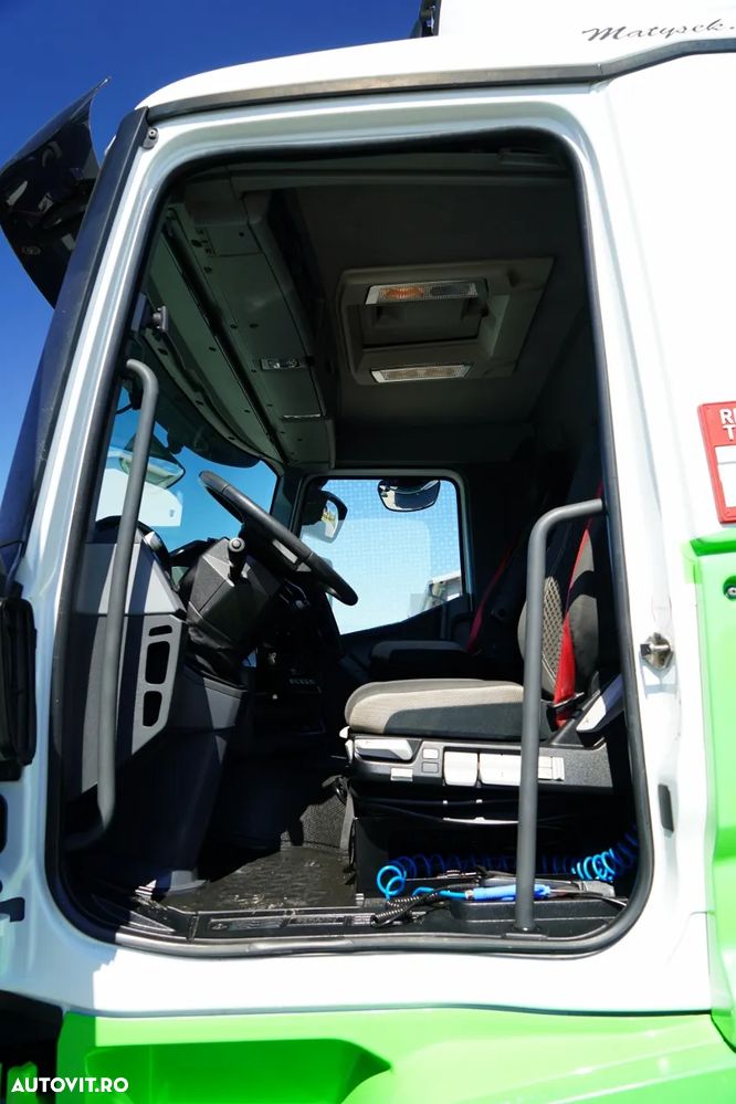 Renault T 430 / 6x2 / REFRIGERAT -9 M / UNITATE CARRIER SUPRA 1250 / platformă elevatoare / oblon rulant / punte de ridicare / direcție - 26