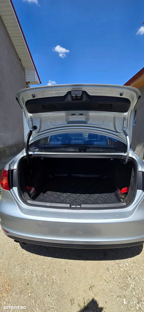 Volkswagen Jetta 2.0 TDI DPF Comfortline - 7