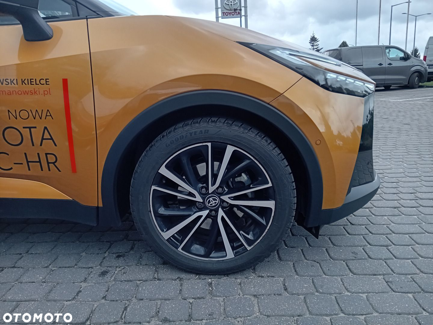 Toyota C-HR - 11
