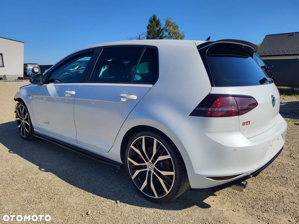 Volkswagen Golf GTI 2.0 TSI OPF Performance - 4
