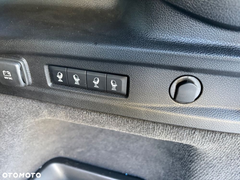 Jeep Grand Cherokee - 24
