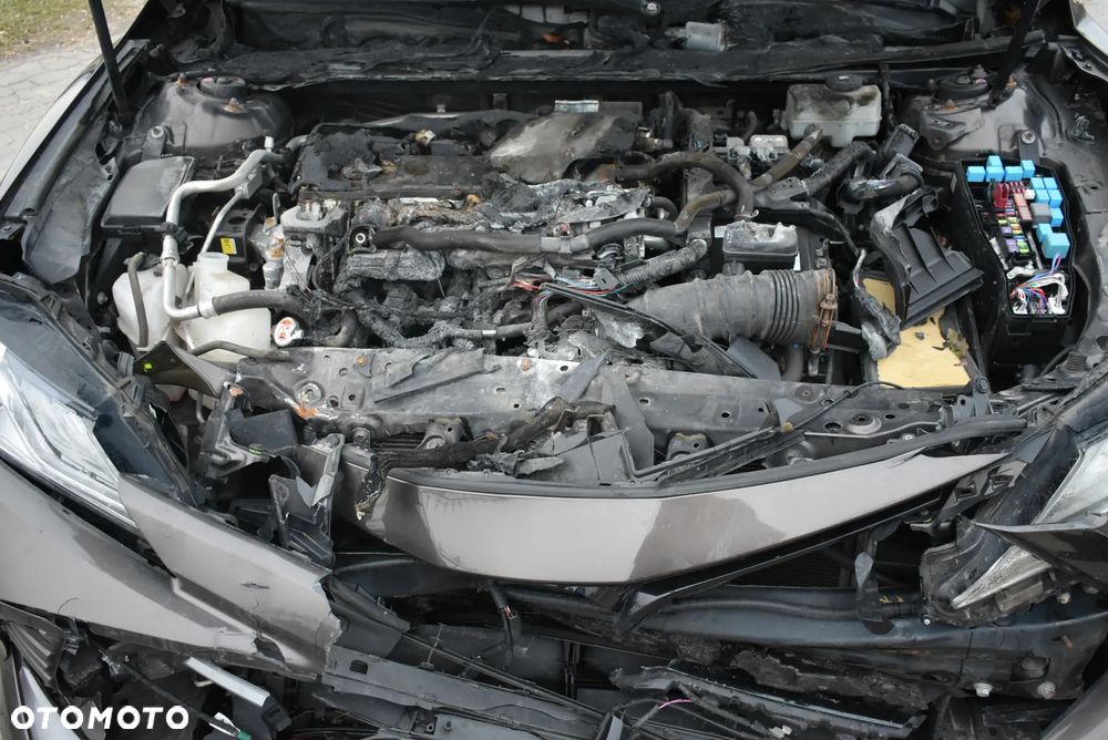 Toyota Camry 2.5 Hybrid Executive CVT - 8