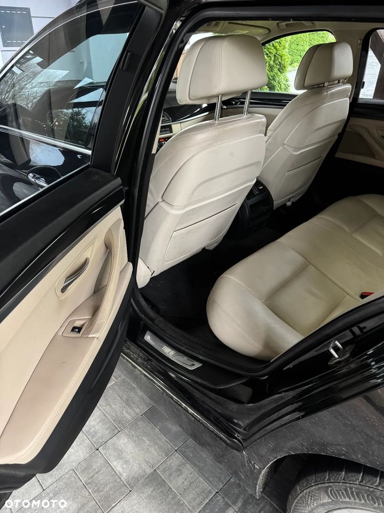 BMW Seria 5 525d xDrive Luxury Line - 16