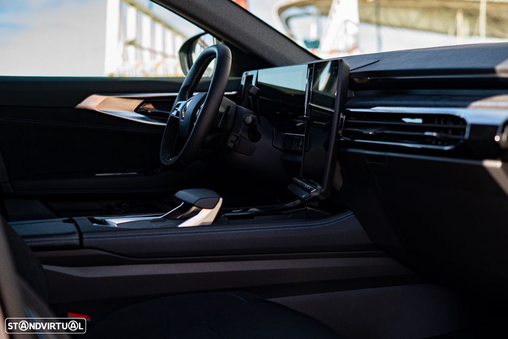 Renault Austral 1.2 E-Tech Techno Espirit - 15