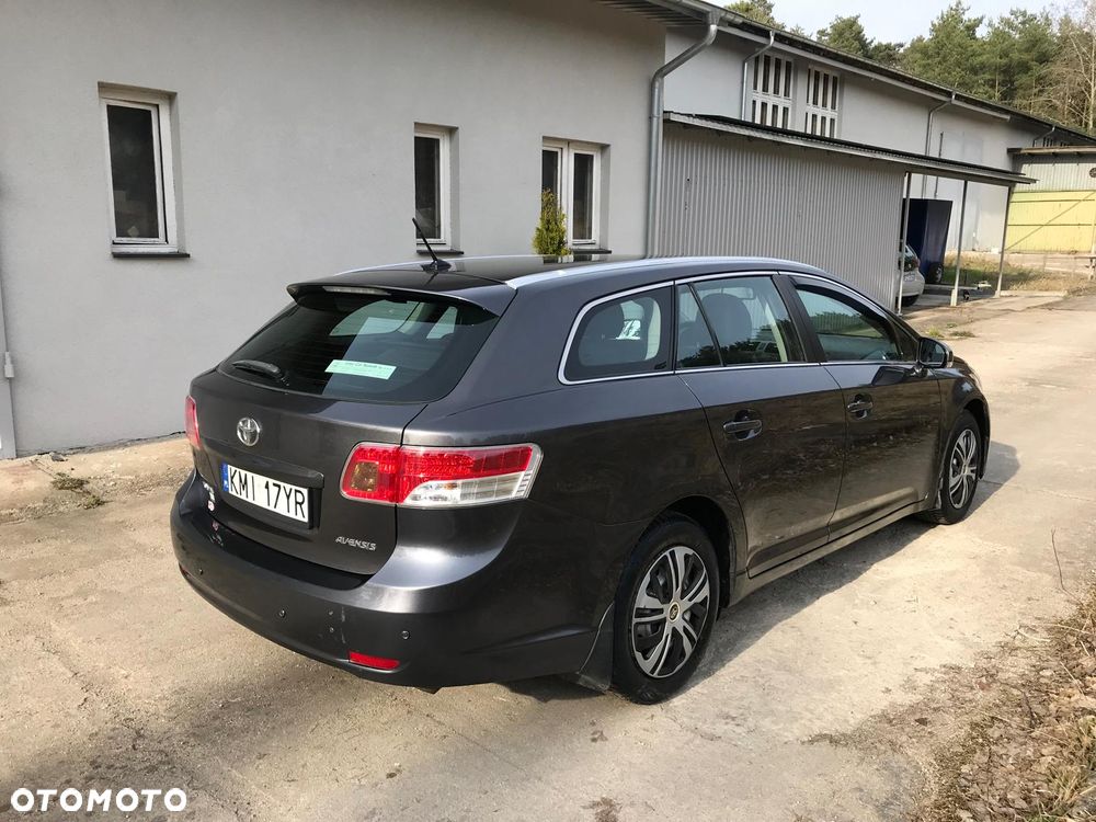 Toyota Avensis - 5
