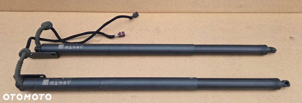 volkswagen multivan t7 siłownik klapy tylnej bagażnika / komplet 7t0827851c - 1