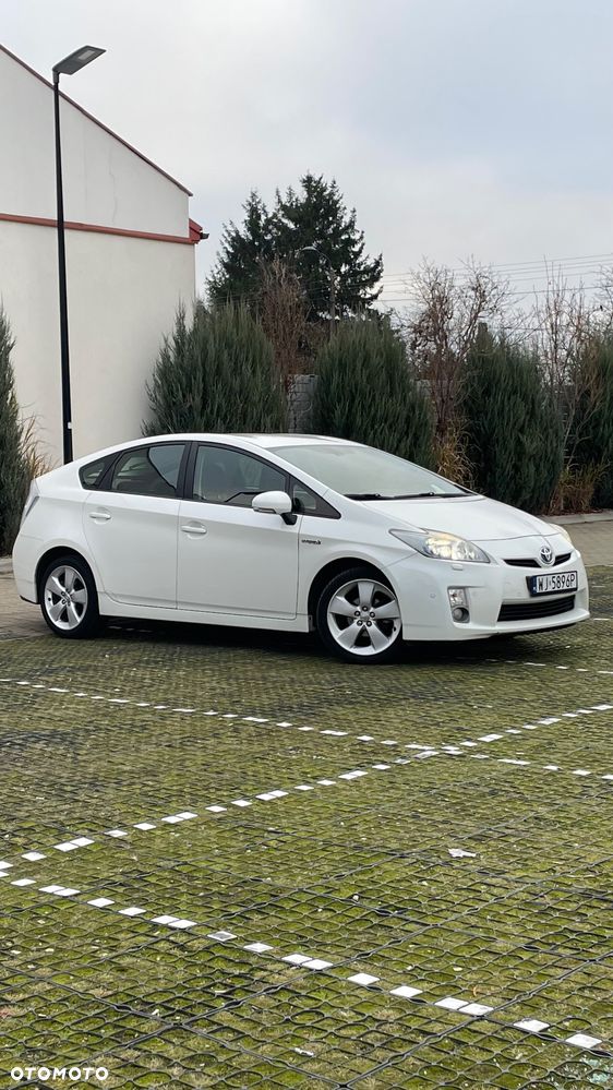 Toyota Prius 1.8 HSD Premium - 19