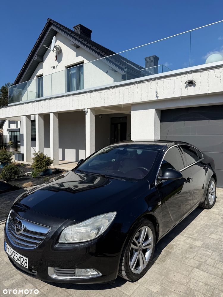 Opel Insignia 2.0 T Cosmo - 1