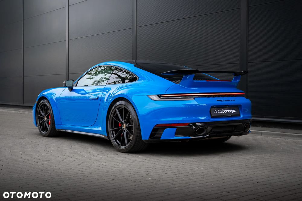Porsche 911 Carrera 4S - 4