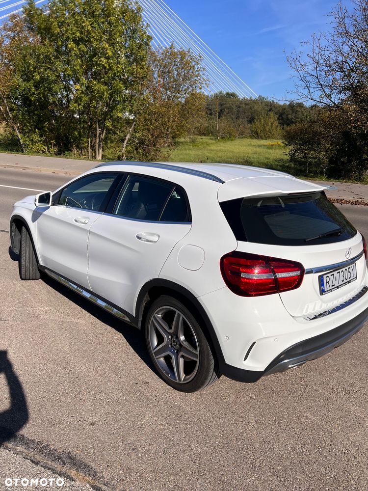 Mercedes-Benz GLA 200 7G-DCT AMG Line - 4