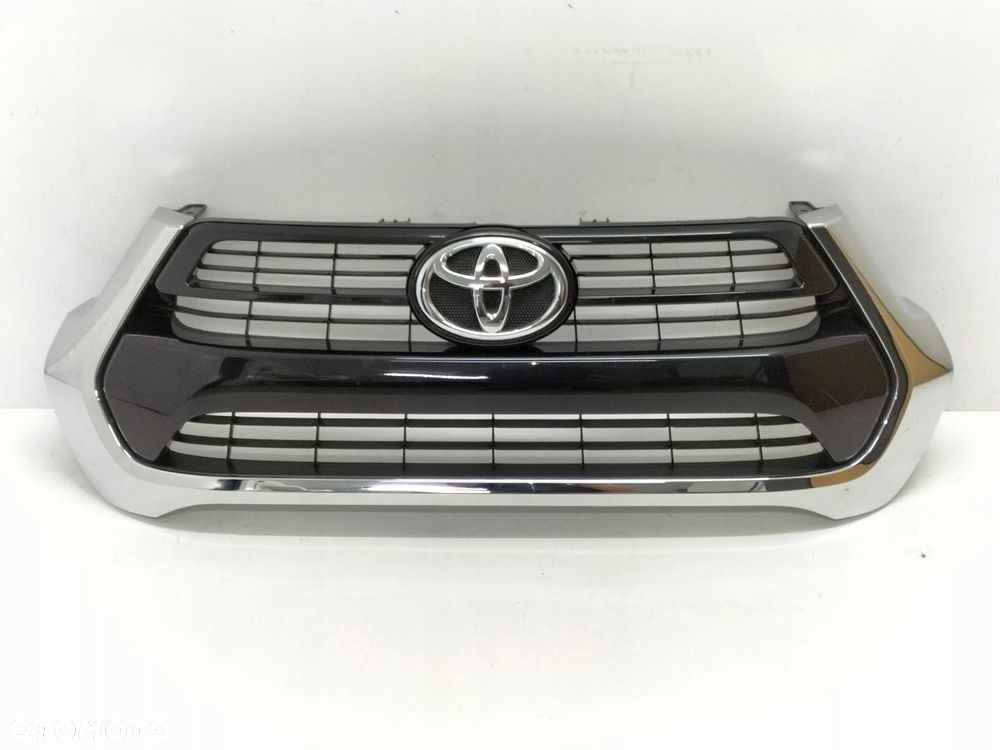 Atrapa kratka grill TOYOTA HILUX 8 VIII LIFT 20- - 1