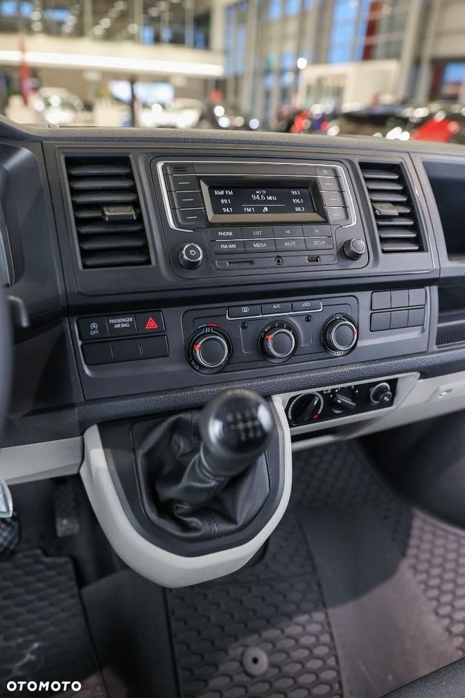 Volkswagen Transporter - 12