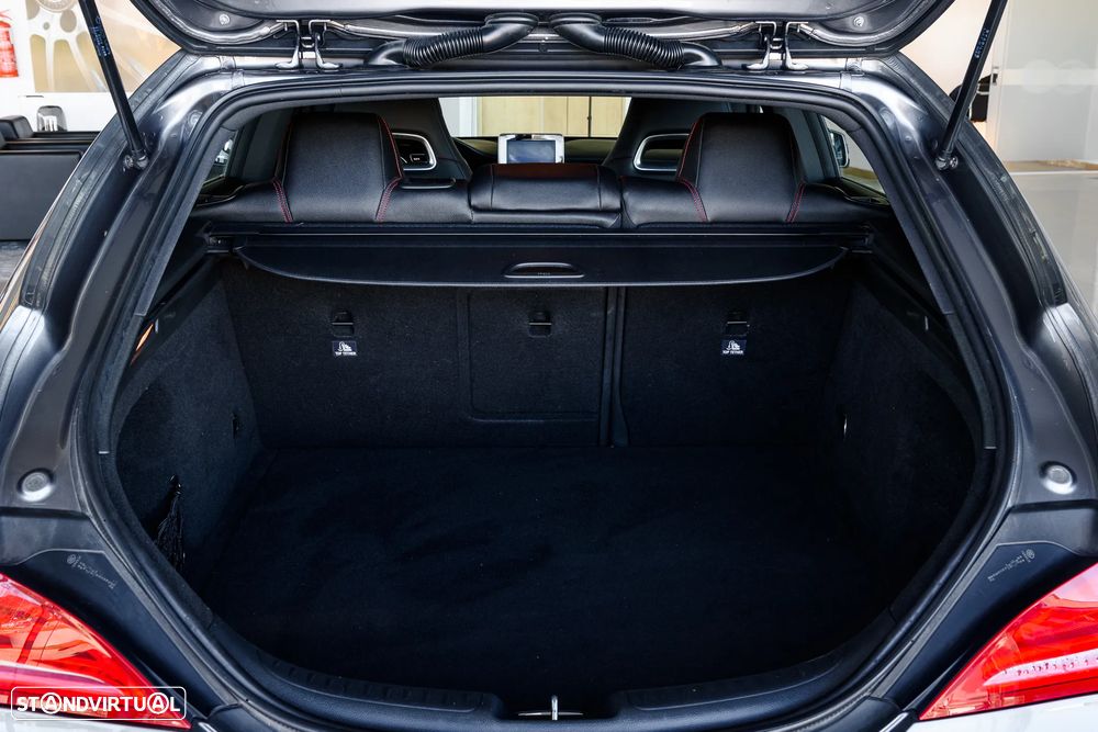 Mercedes-Benz CLA 200 d Shooting Brake AMG Line - 6