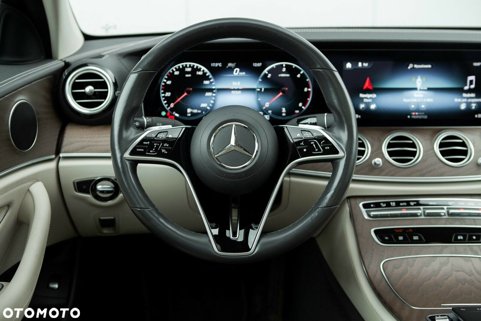 Mercedes-Benz Klasa E - 21