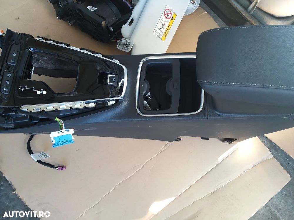 Cotiera Consola Centrala pentru Opel Grandland X din 2018 - 2