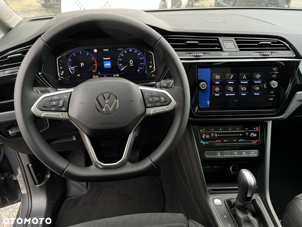 Volkswagen Touran - 21